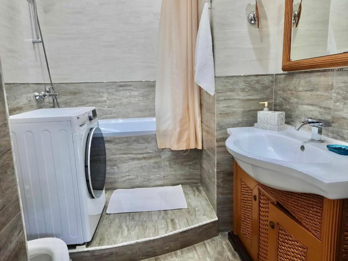 Жк Самал Де Люкс Apartment อัลมาตี ภายนอก รูปภาพ